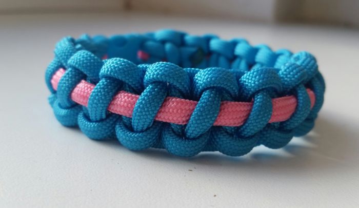 Náramek modrá + růžová, vzor Kobra - obvod 19 cm - plastová spona